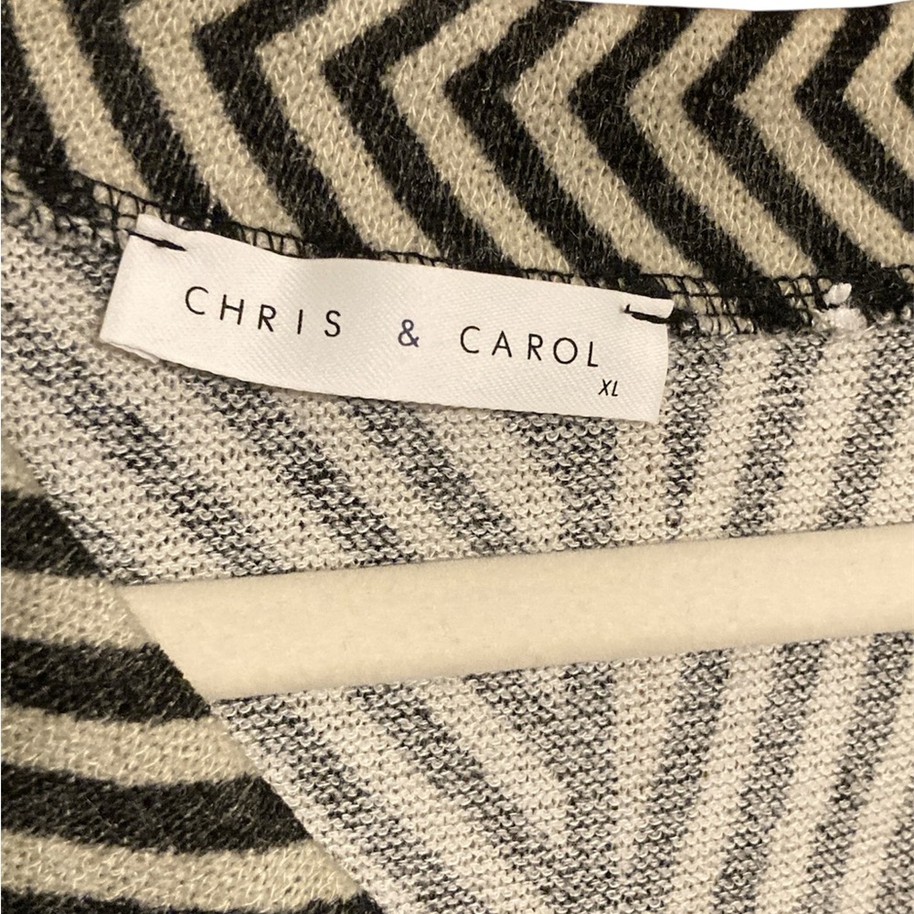 Chris & Carol Chevron geometric Knit Top sweater Black and Cream - Picture 3 of 4